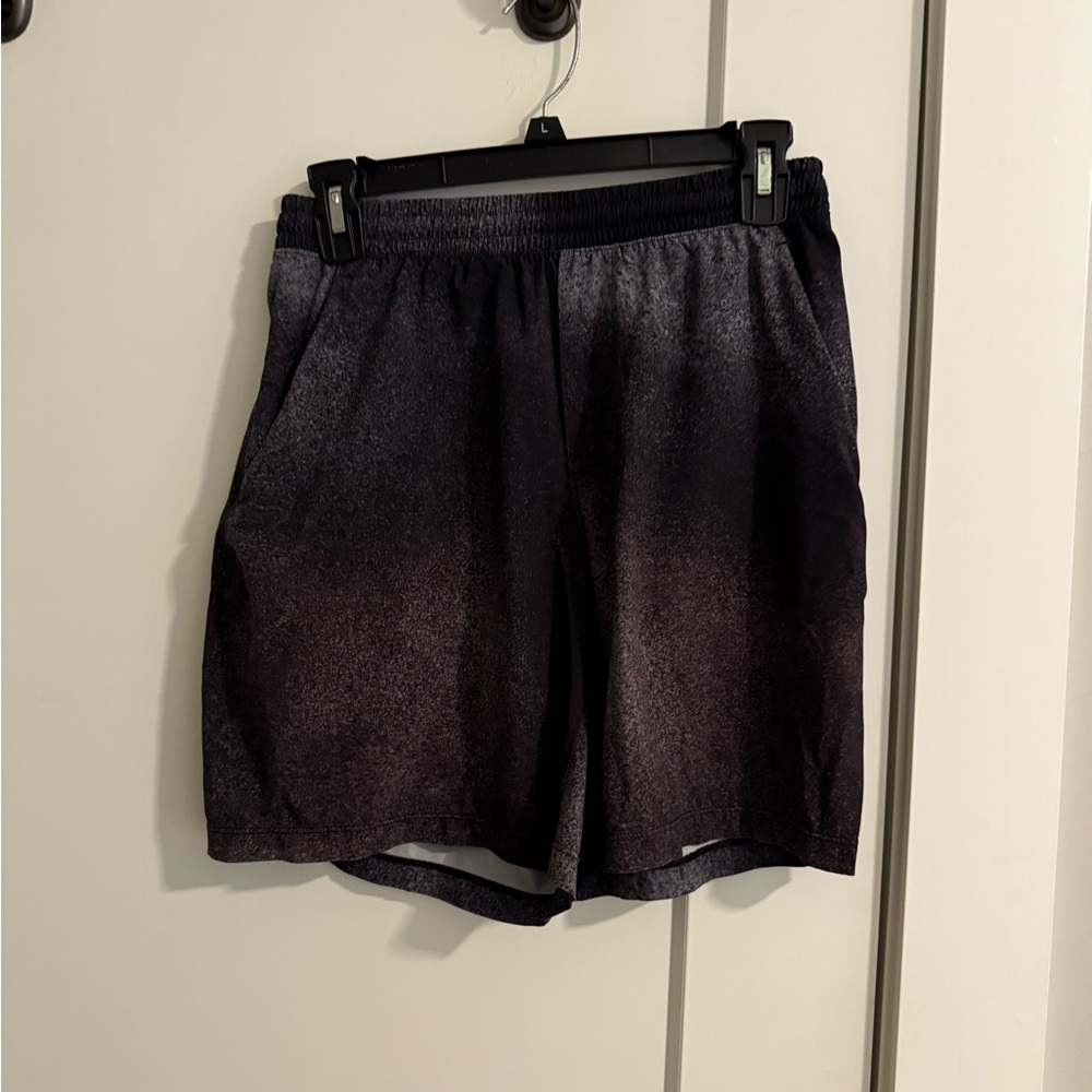 Lululemon Athletica Men's Athletic Shorts - Black Gradient